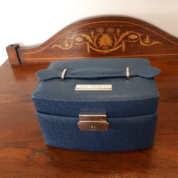 Locking Jewellery Box with Key by Na Hoku - Hawaii's Finest Jewelers since 1994 - Picture 2 of 6